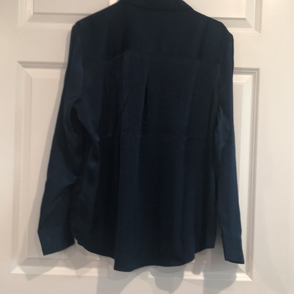 Maurices NWT XL Ladies LS Button Down Blouse - Picture 2 of 5